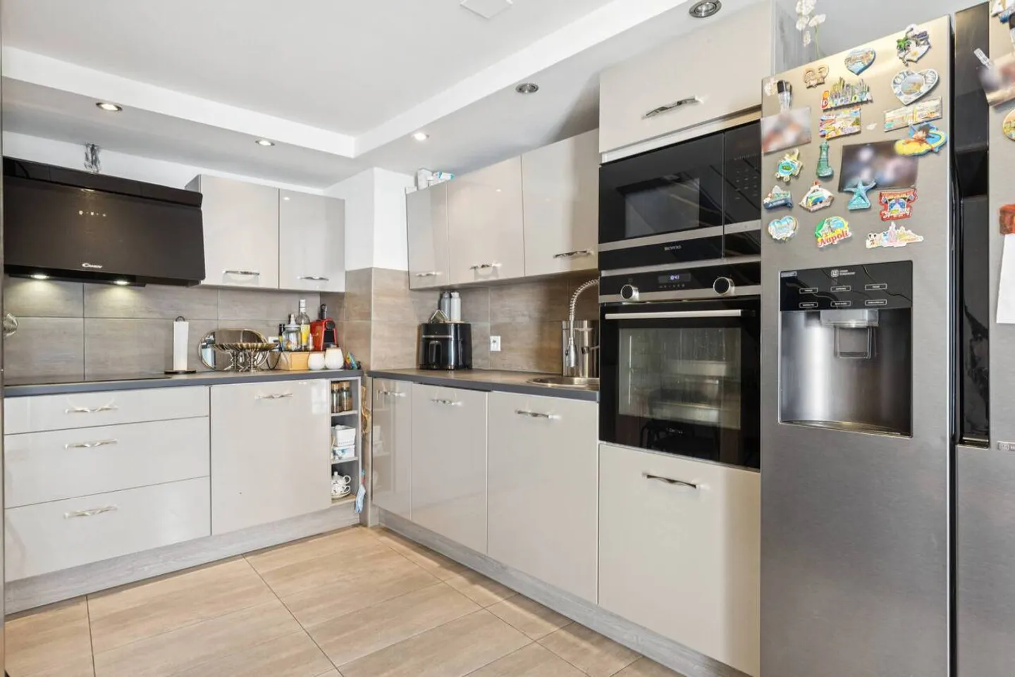 Rare investment in the heart of Vouvry: 2 apartments and parking - Photo 8 of 15