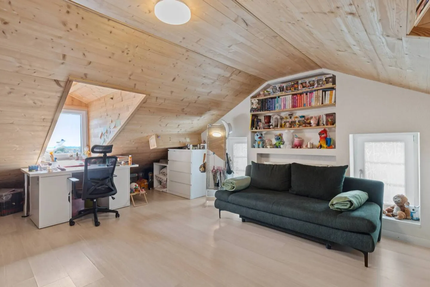 Rare investment in the heart of Vouvry: 2 apartments and parking - Photo 14 of 15