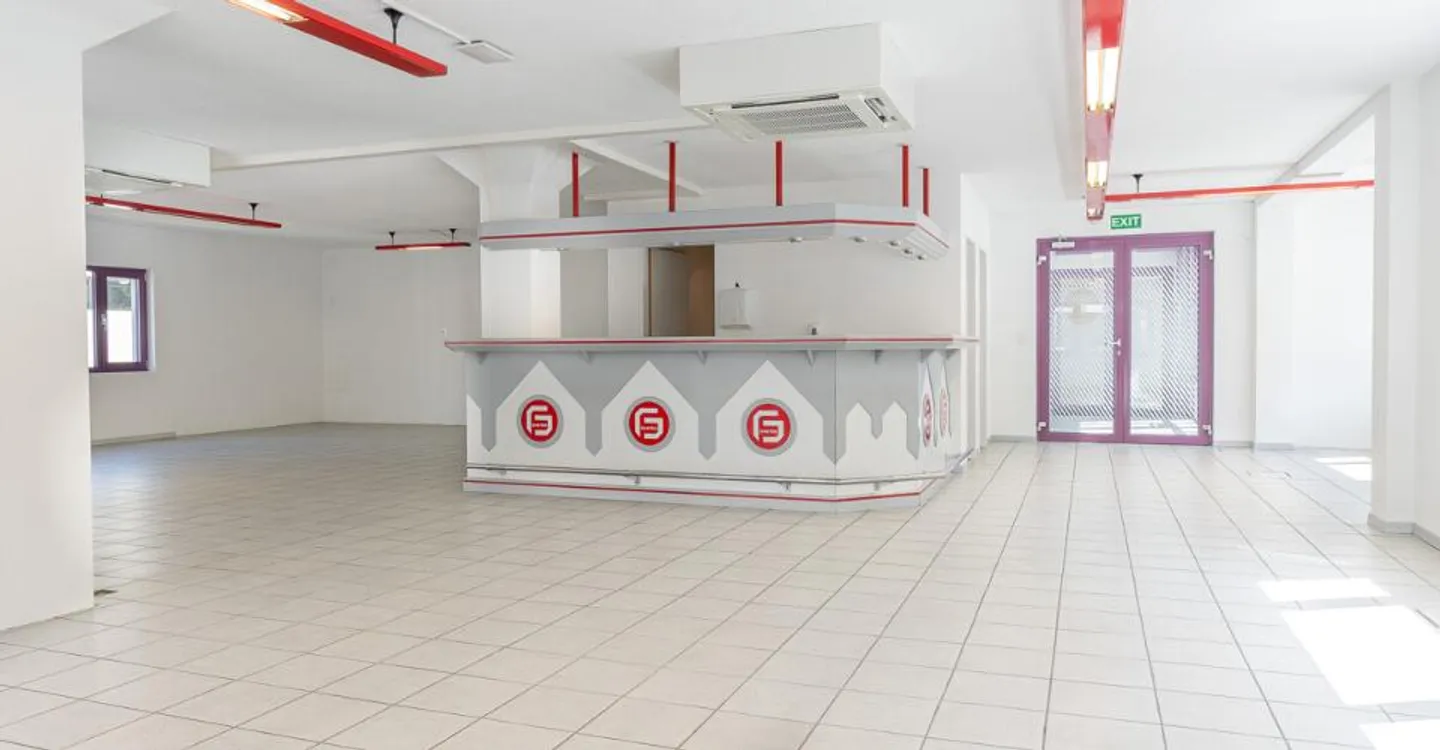 Spazio ufficio divisibile e laboratorio in una posizione ideale a Visp - Foto 6 di 12