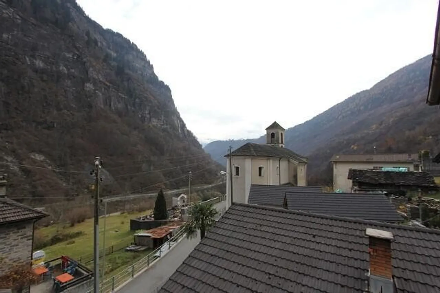 Incantevole casa plurifamiliare a Buseno - Foto 10 di 13