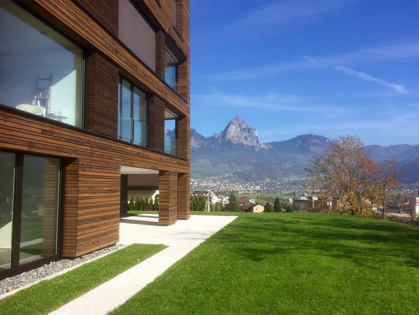 Appartamento giardino esclusivo con vista lago e piscina in comune - Foto 1 di 14
