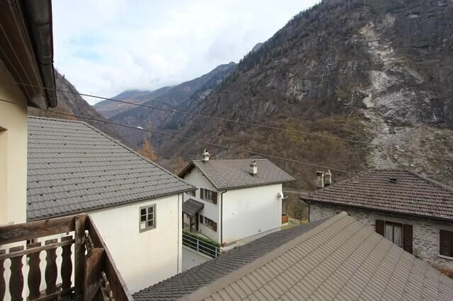 Incantevole casa plurifamiliare a Buseno - Foto 11 di 13