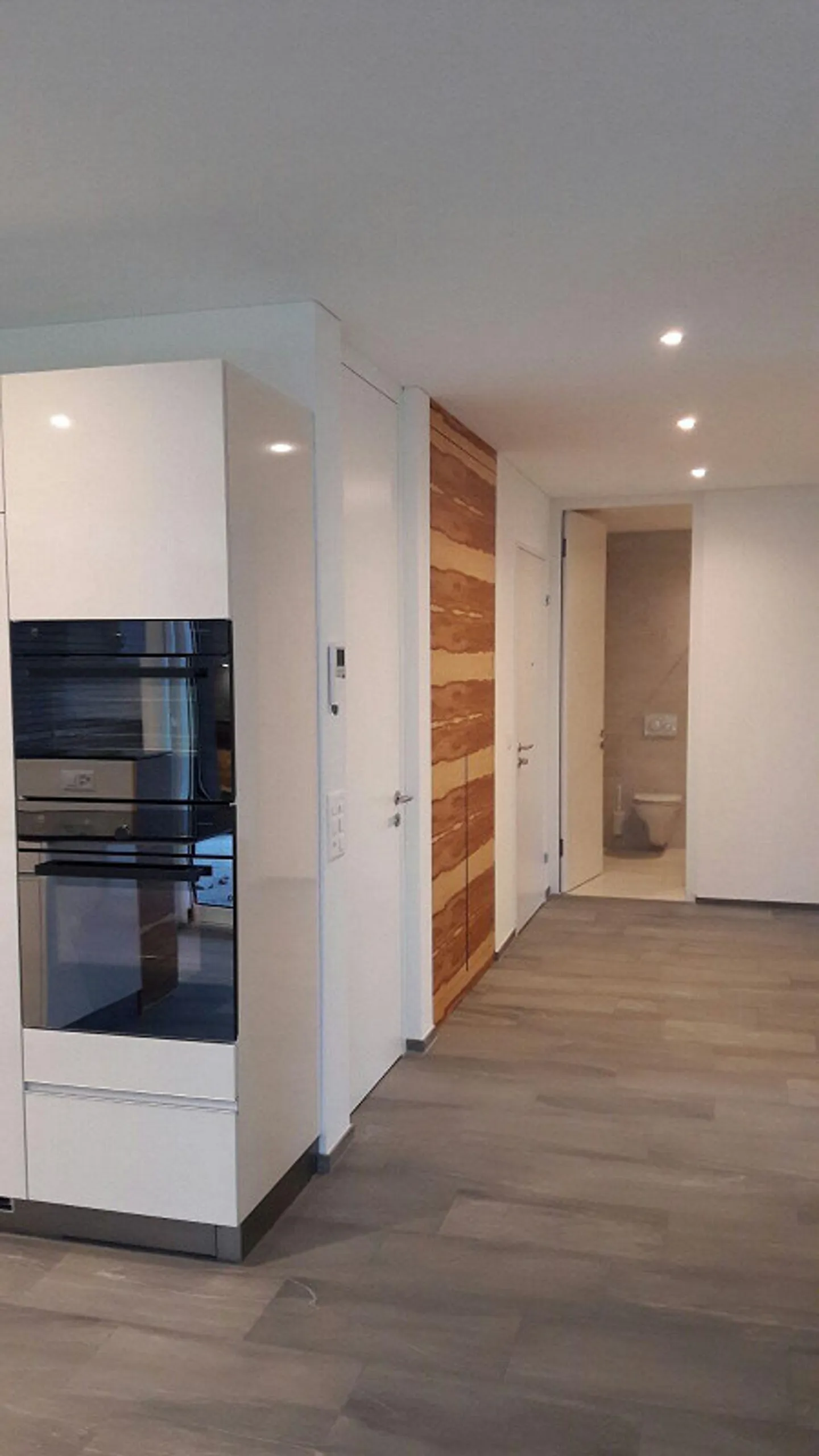 Appartamento giardino esclusivo con vista lago e piscina in comune - Foto 5 di 14