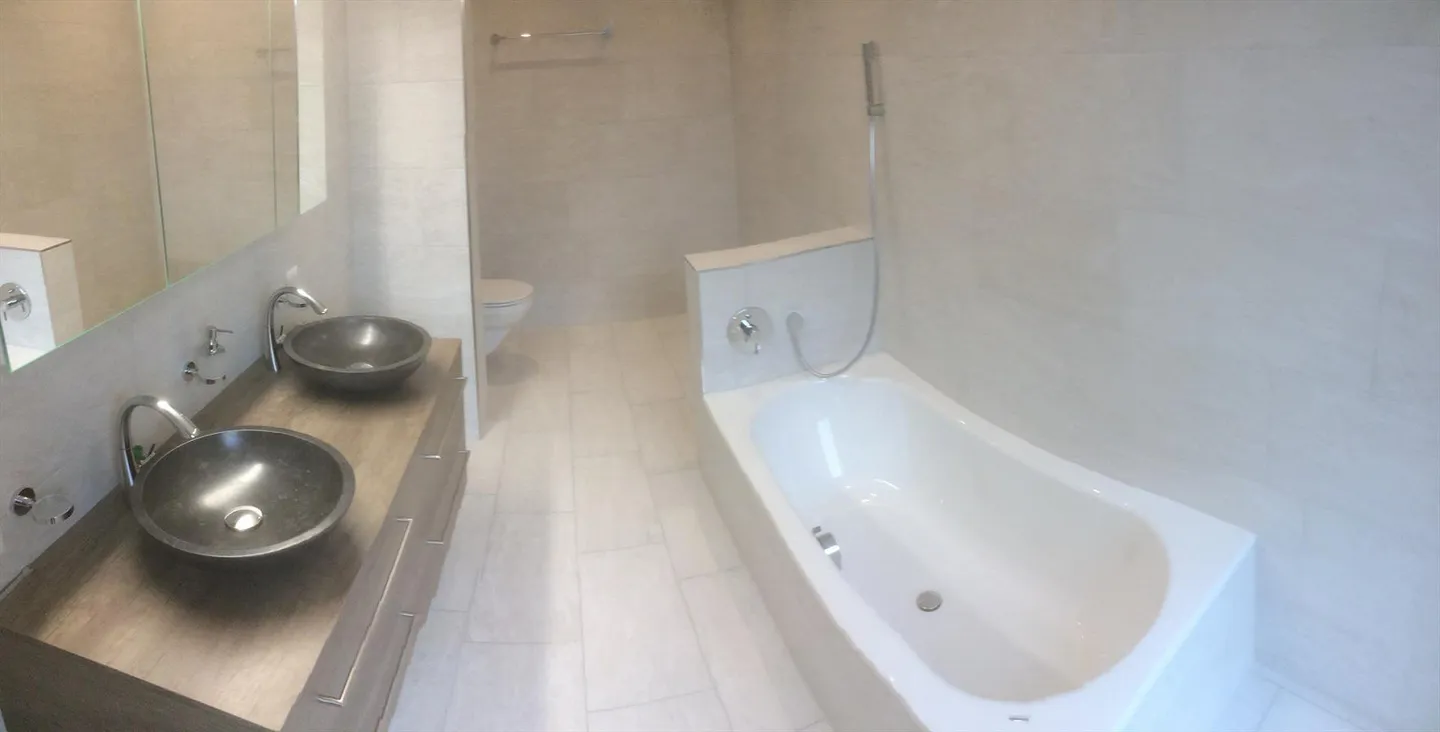 Appartamento giardino esclusivo con vista lago e piscina in comune - Foto 7 di 14