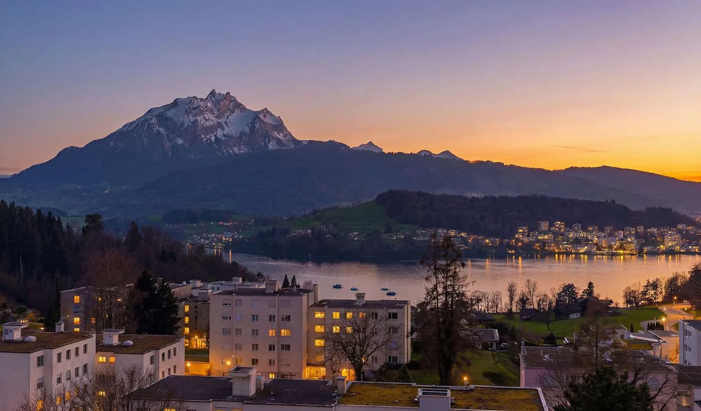 Désir Meggen – où le coucher de soleil, la vue sur le lac et la qualité de vie se rejoignent - Photo 1 sur 9