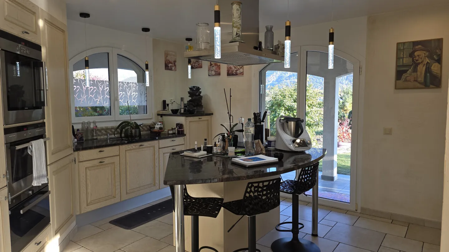 hochwertige Villa - Foto 3 von 13