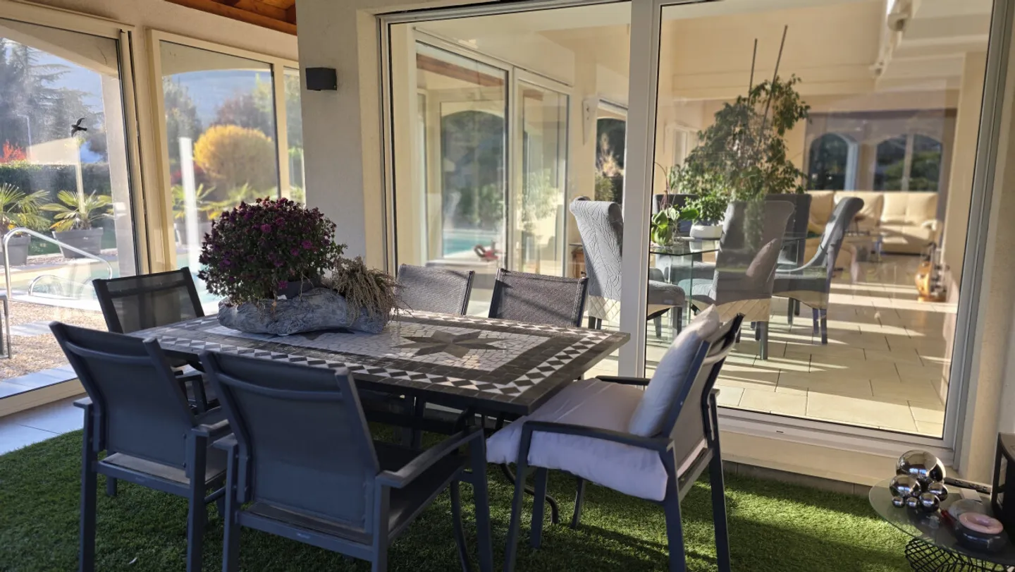 hochwertige Villa - Foto 6 von 13