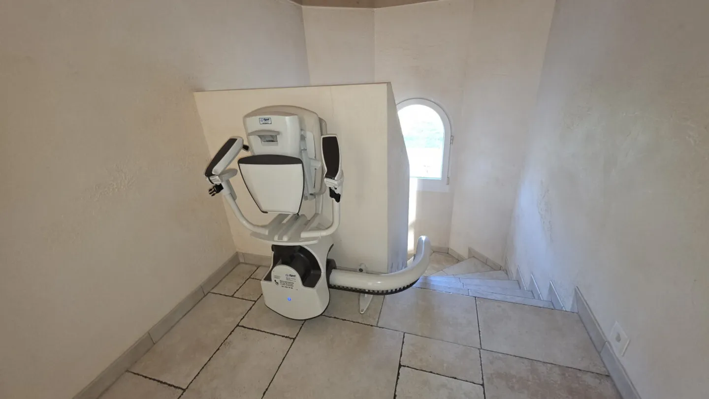 hochwertige Villa - Foto 10 von 13