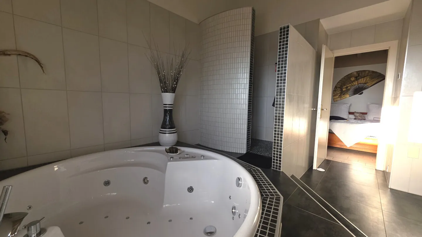 hochwertige Villa - Foto 13 von 13