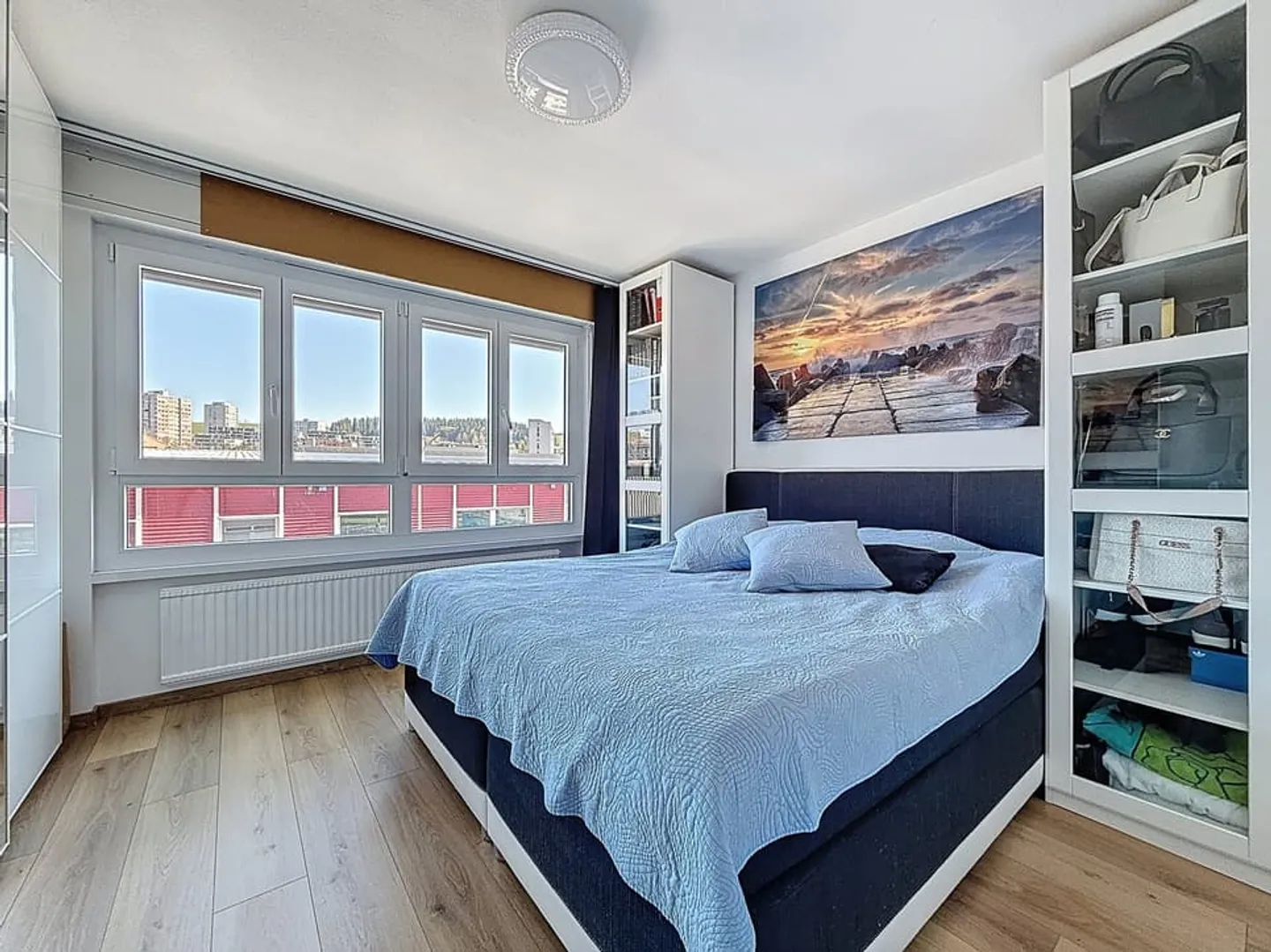 Spacious contemporary 5.5-room apartment with bright veranda - Photo 6 of 9