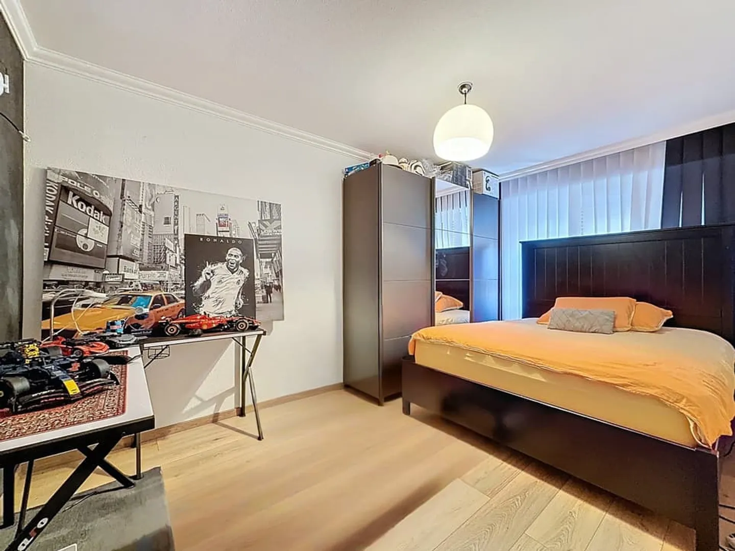 Spacious contemporary 5.5-room apartment with bright veranda - Photo 8 of 9