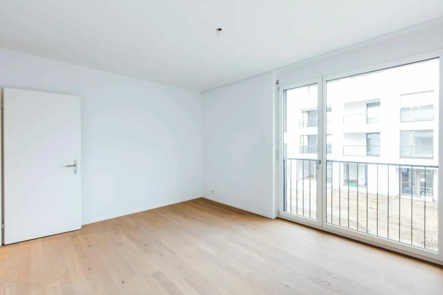 A Sunny Home in a Quiet Location - Photo 7 of 10