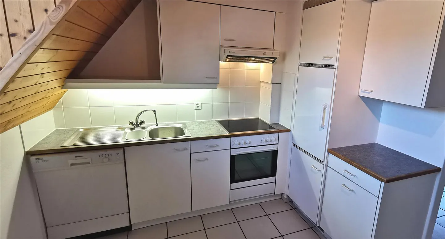 Charming Attic Apartment - Photo 4 of 6