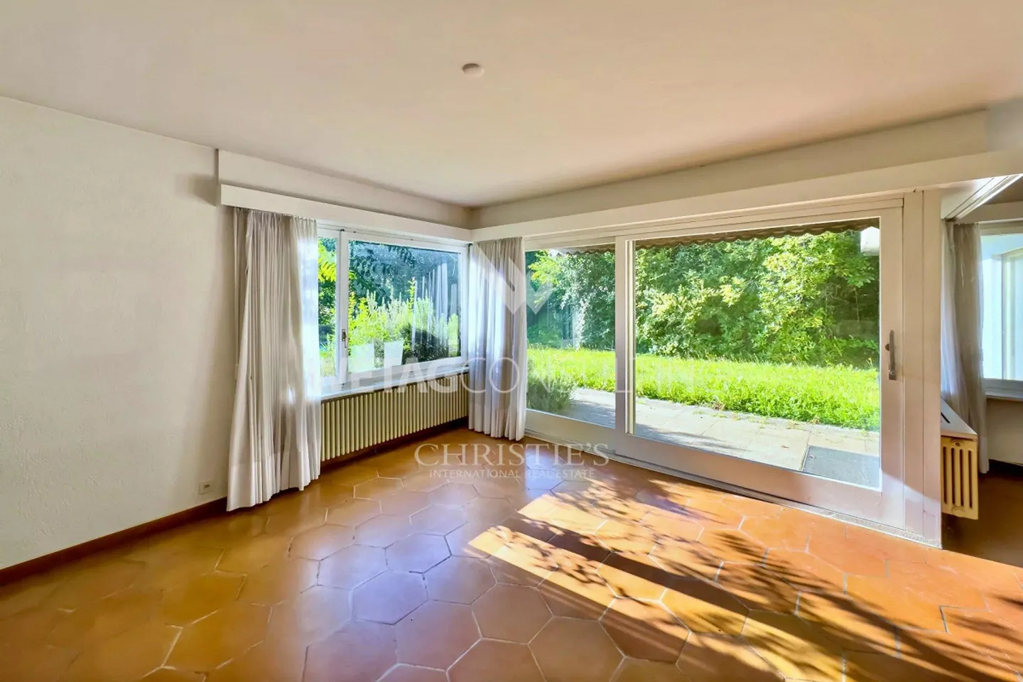 Lugano-Sorengo: Villa da ristrutturare con terreno adiacente... - Foto 5 di 10