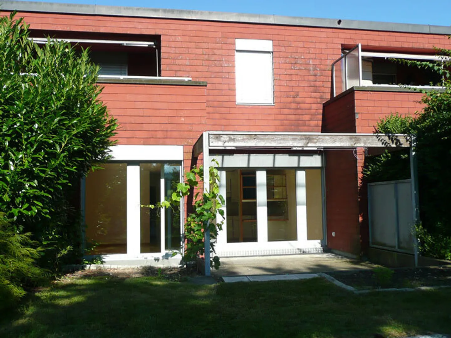 Appartamento soleggiato con giardino - Foto 6 di 9