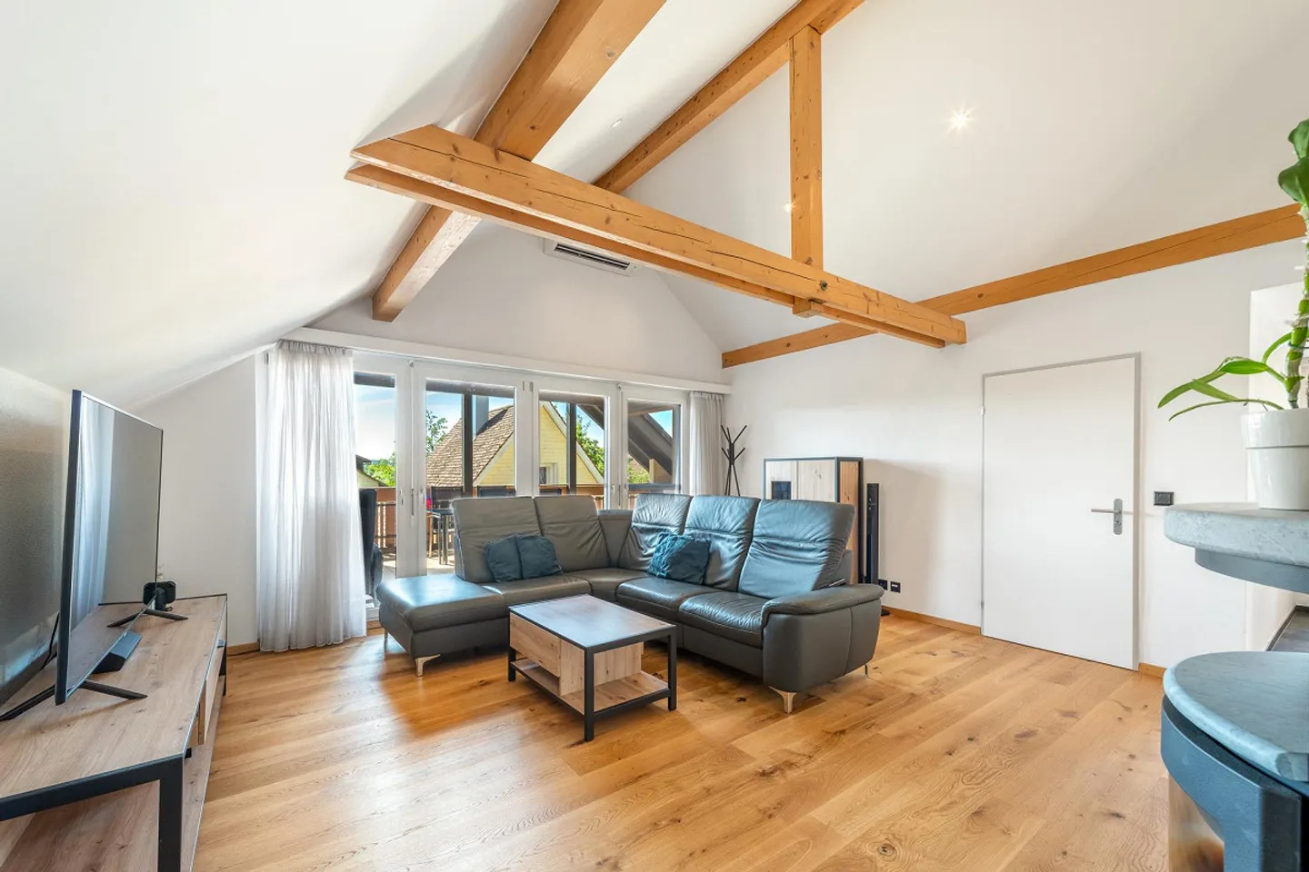 Penthouse moderne de 4,5 pièces avec grande terrasse - Photo 1 sur 12