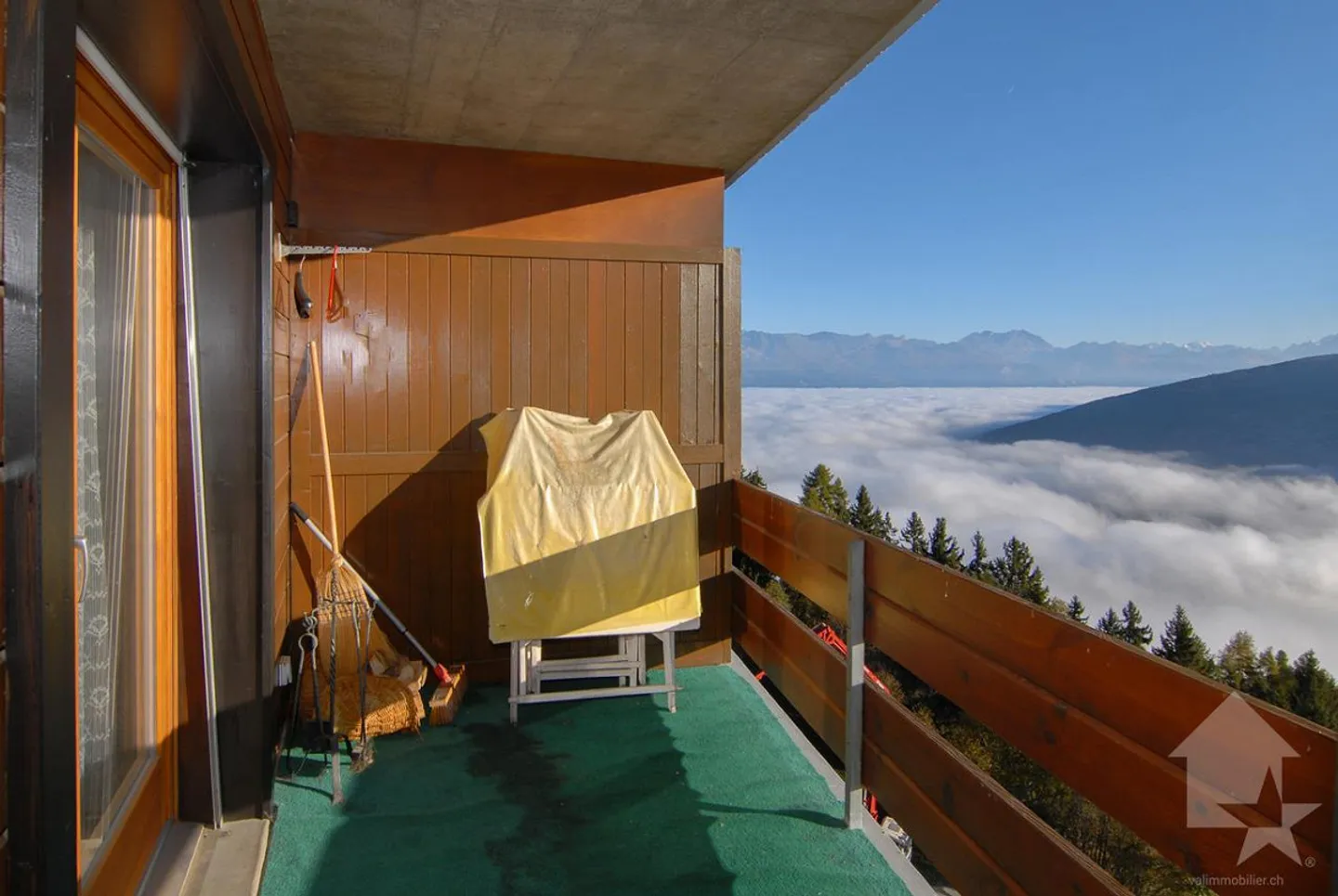 2.5-room apartment with magnificent panoramic view - Photo 6 of 11