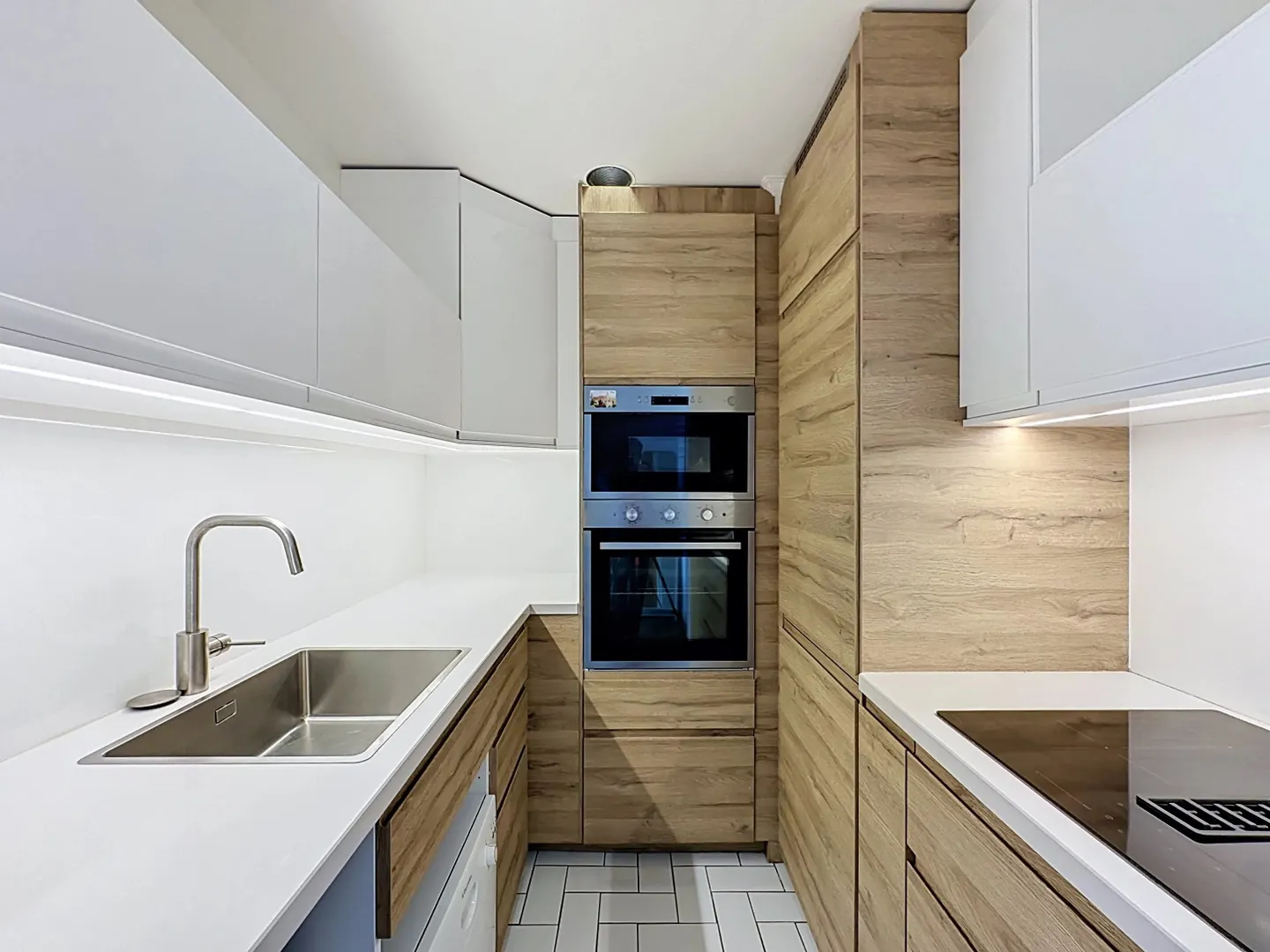 Appartement Charmant avec Terrasse - Photo 3 sur 5