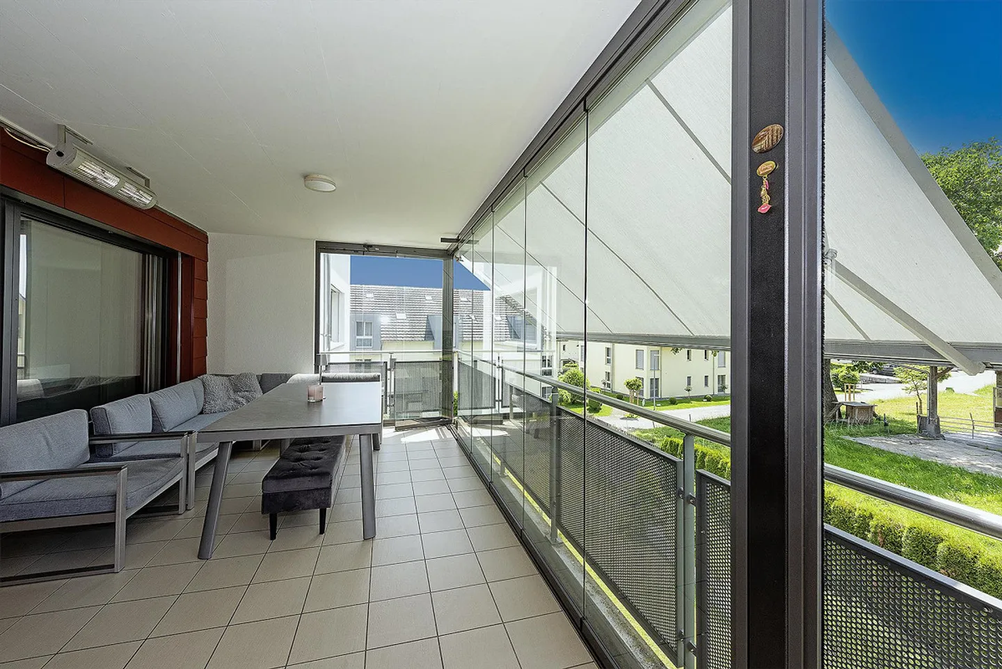 Luxurious, elegantly furnished 5.5-room condominium - Photo 6 of 11