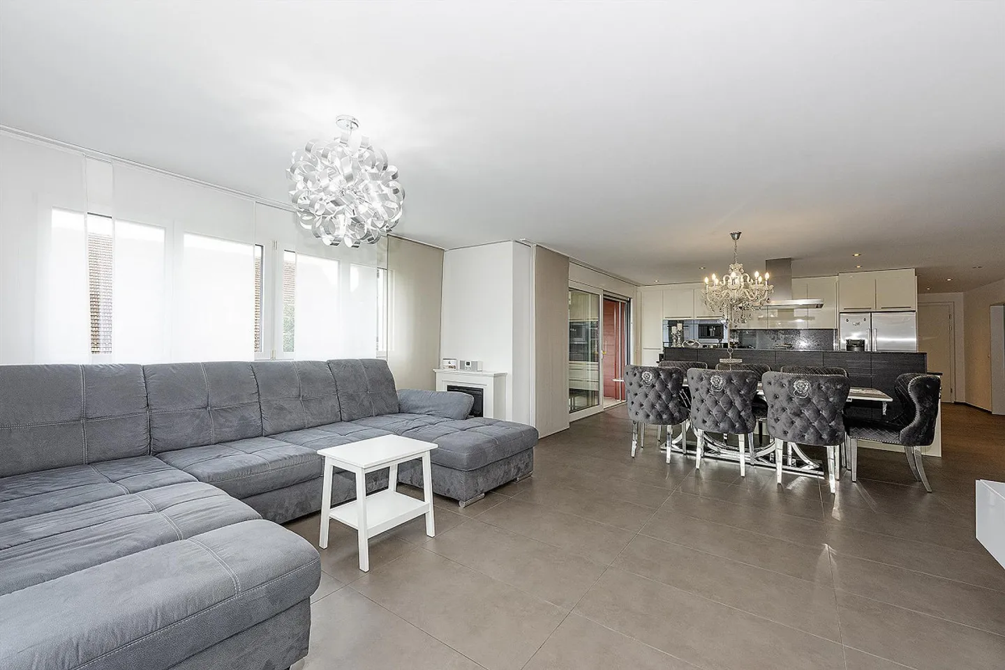 Luxurious, elegantly furnished 5.5-room condominium - Photo 7 of 11