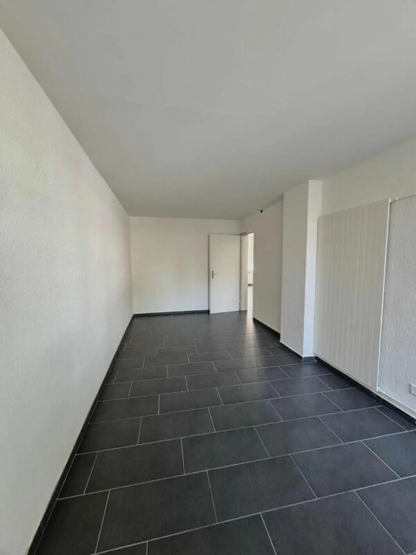 Commercial space for rent in a central location - Photo 2 of 7