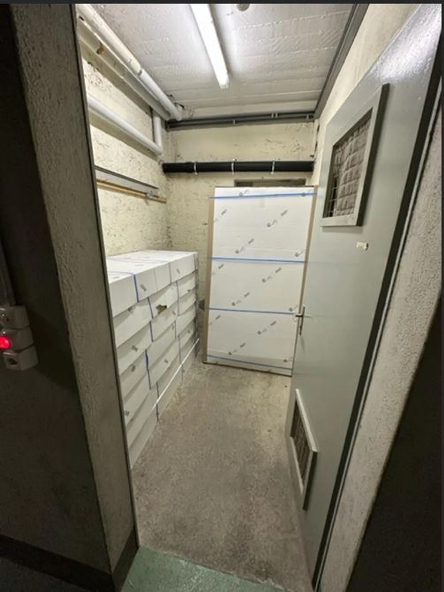 Posizione unica! Spazio di stoccaggio o laboratorio a Spiez - Foto 2 di 3