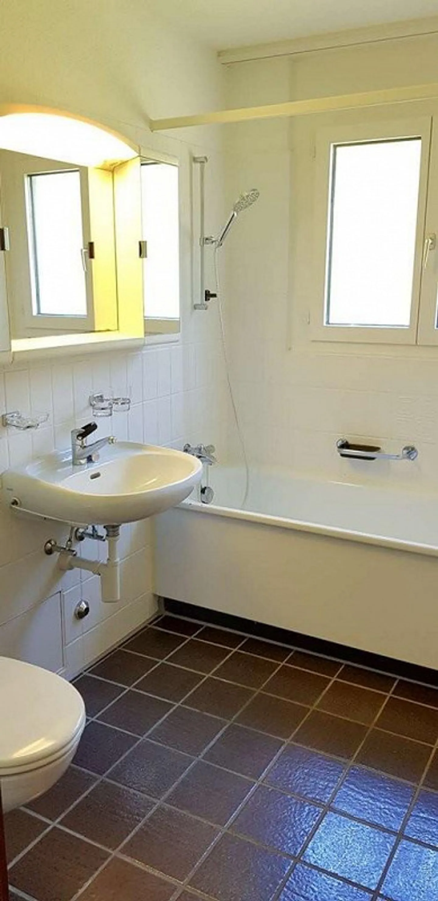 Charmante Wohnung mit Balkonen - Foto 6 von 8