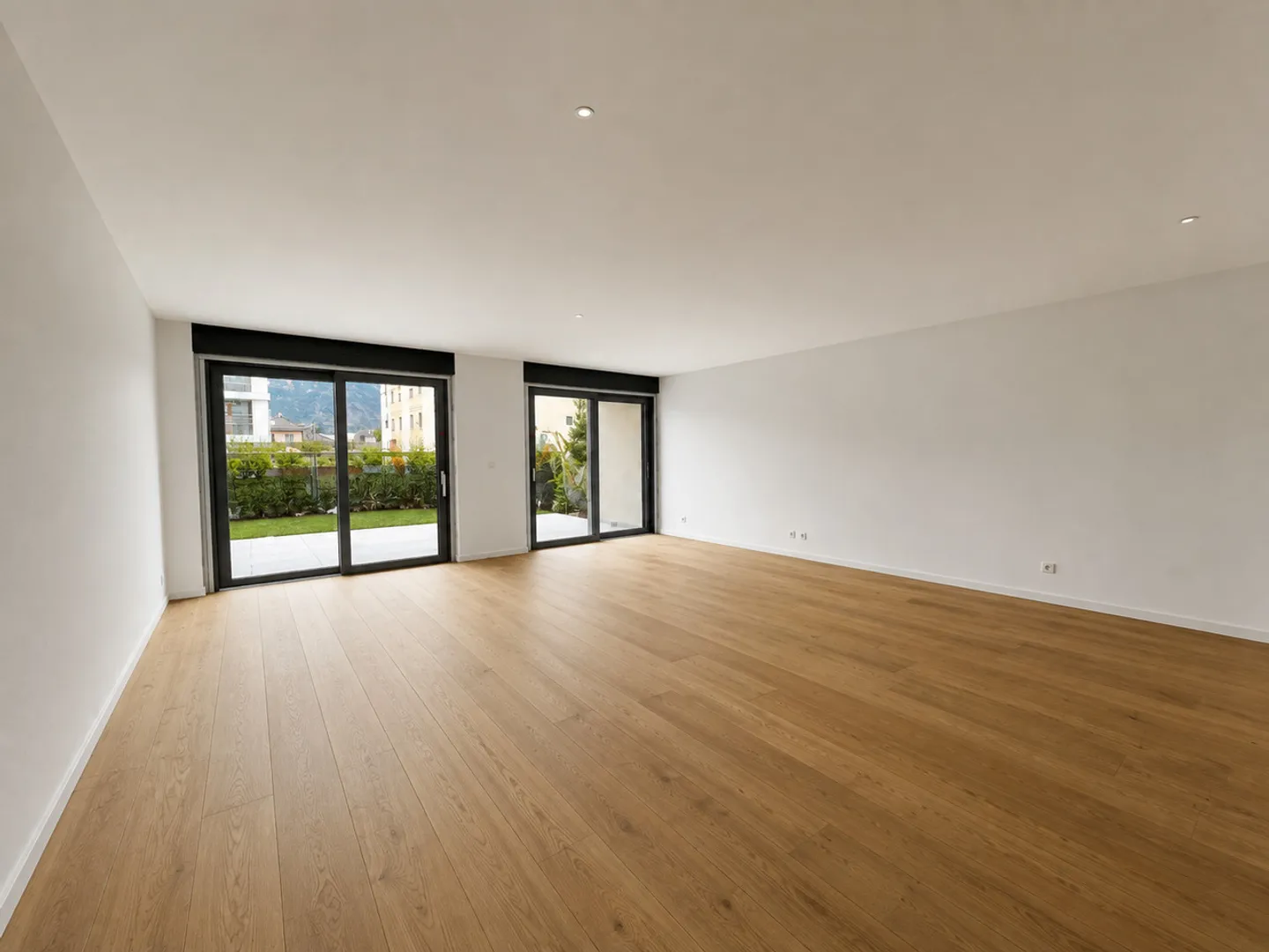 Duplex Apartment with Terrace - Photo 3 of 9