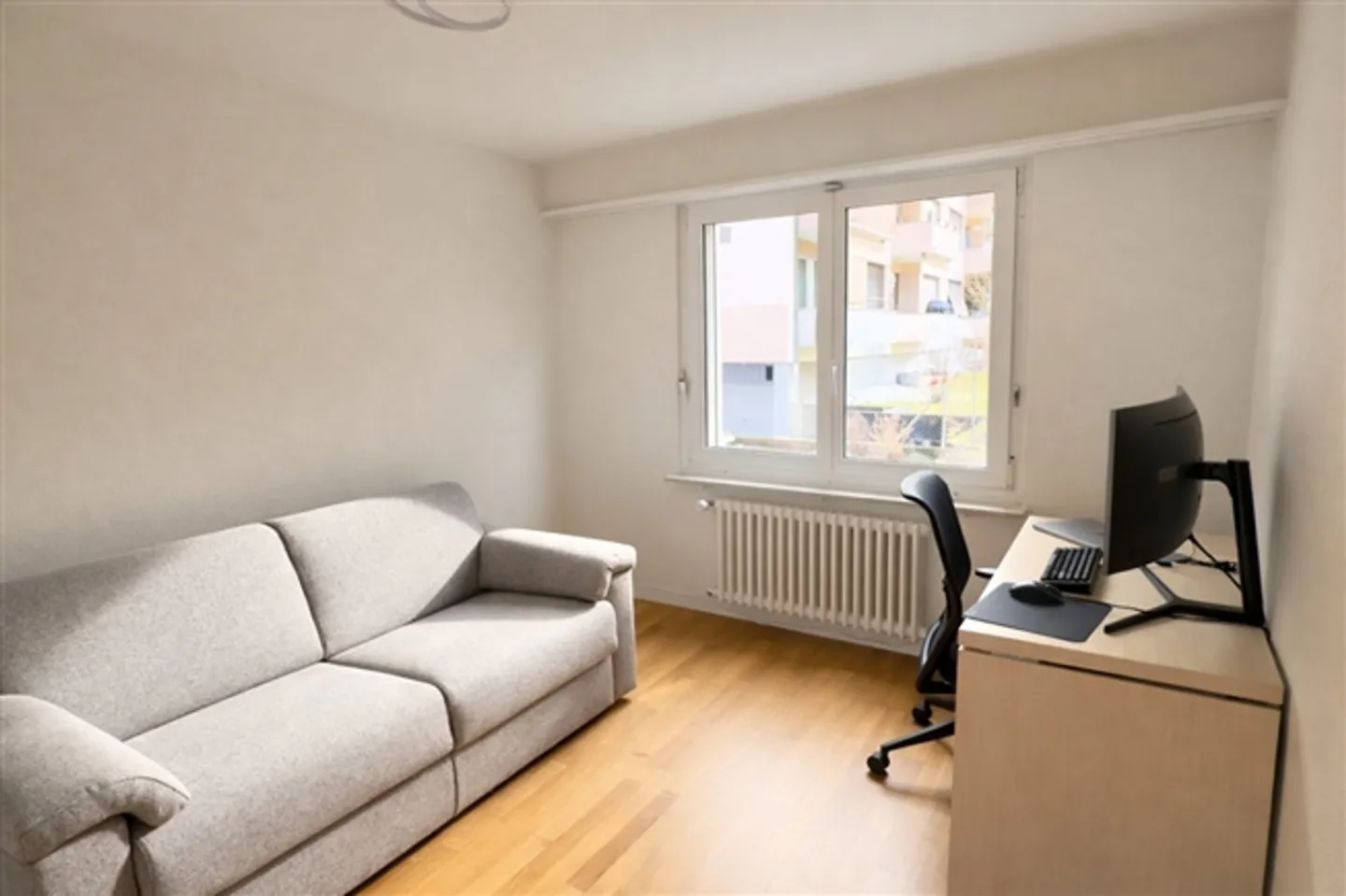 Modernes Apartment mit sonnigem Balkon - Foto 4 von 8