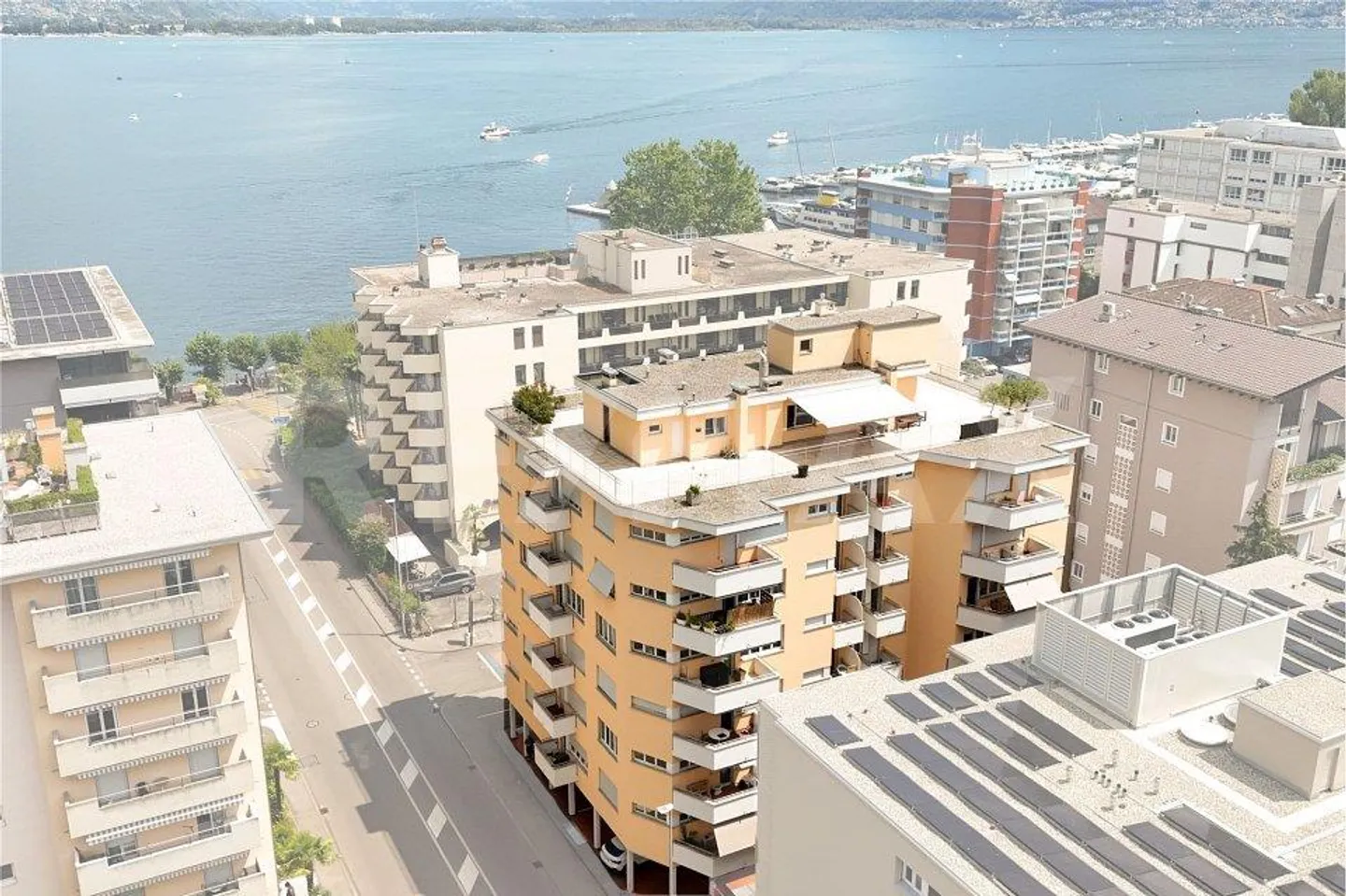 Elegant apartment a few steps from Lake Maggiore - Photo 8 of 11