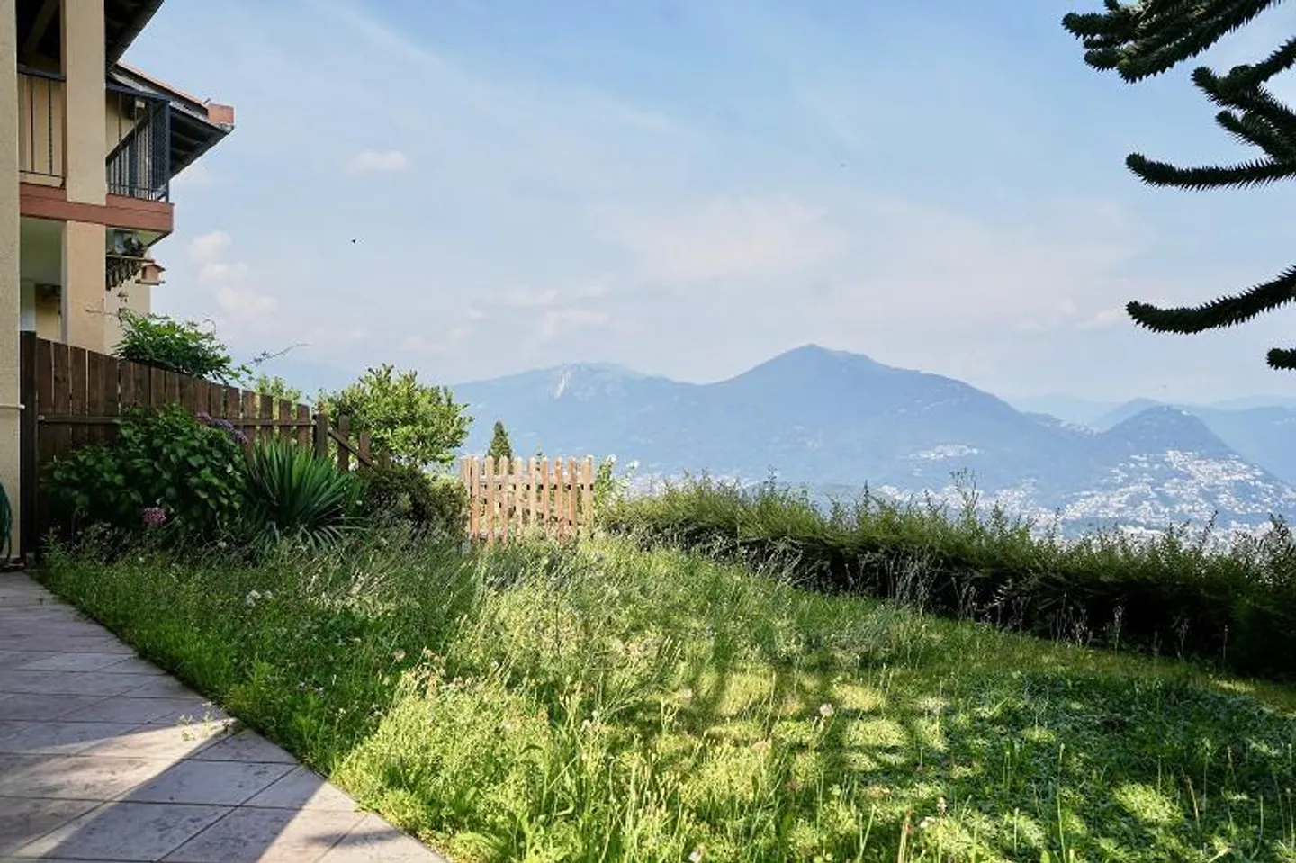 2 1/2-Room Garden Apartment with Lake View - Photo 4 of 13
