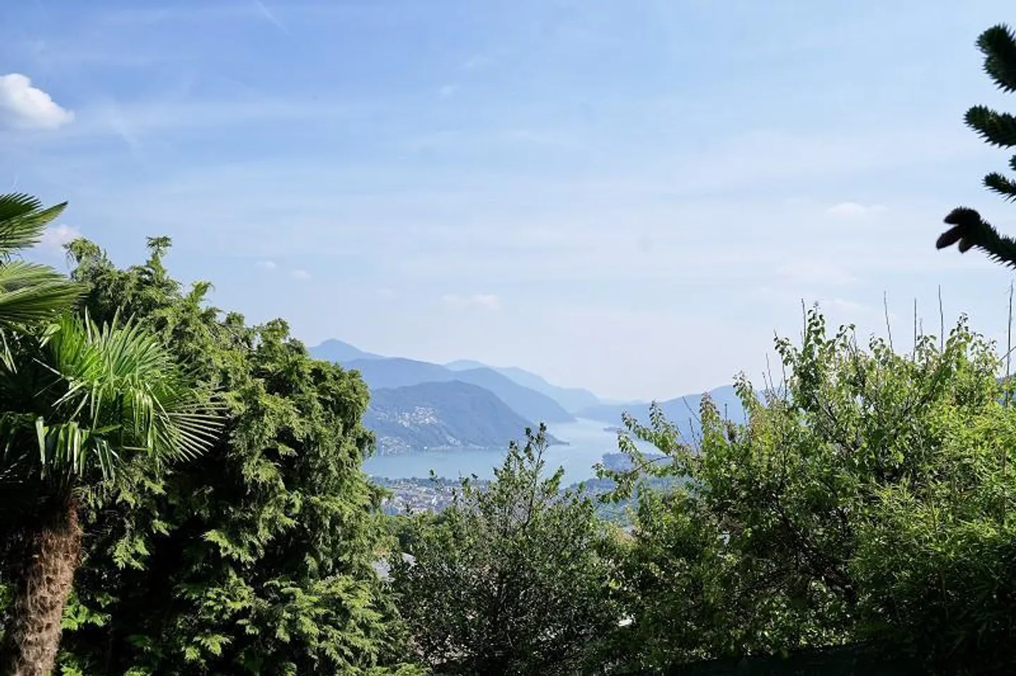 2 1/2-Room Garden Apartment with Lake View - Photo 3 of 13