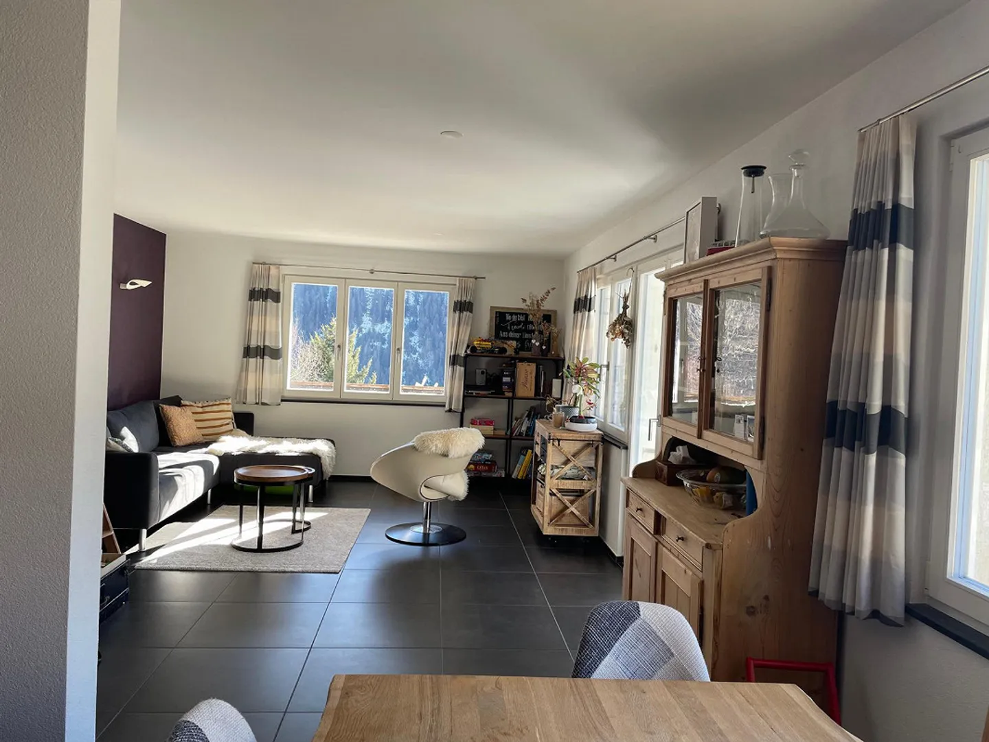 Bright 4.5-room apartment with garage, parking space, workshop, and sauna - Photo 3 of 8