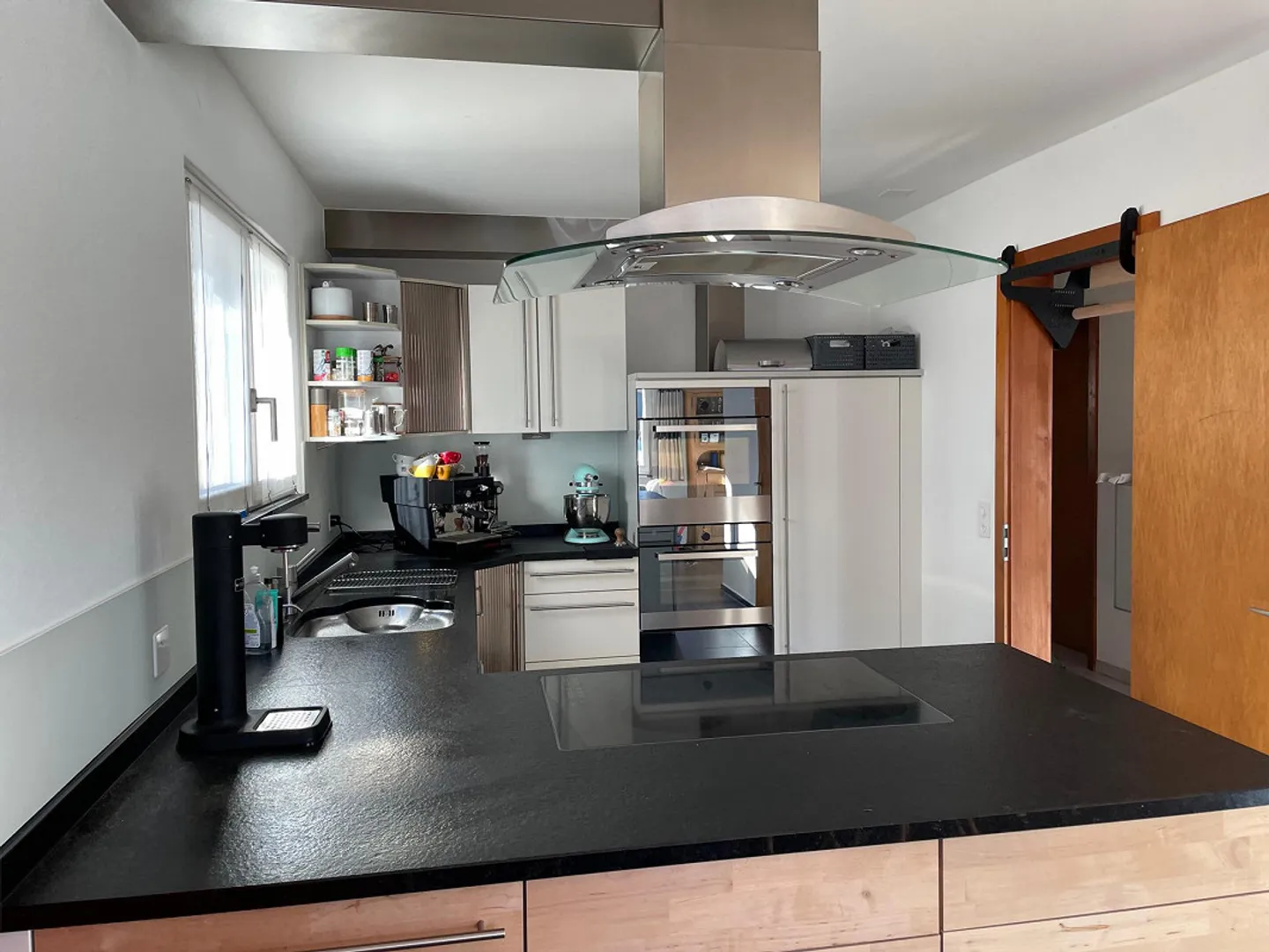 Bright 4.5-room apartment with garage, parking space, workshop, and sauna - Photo 4 of 8