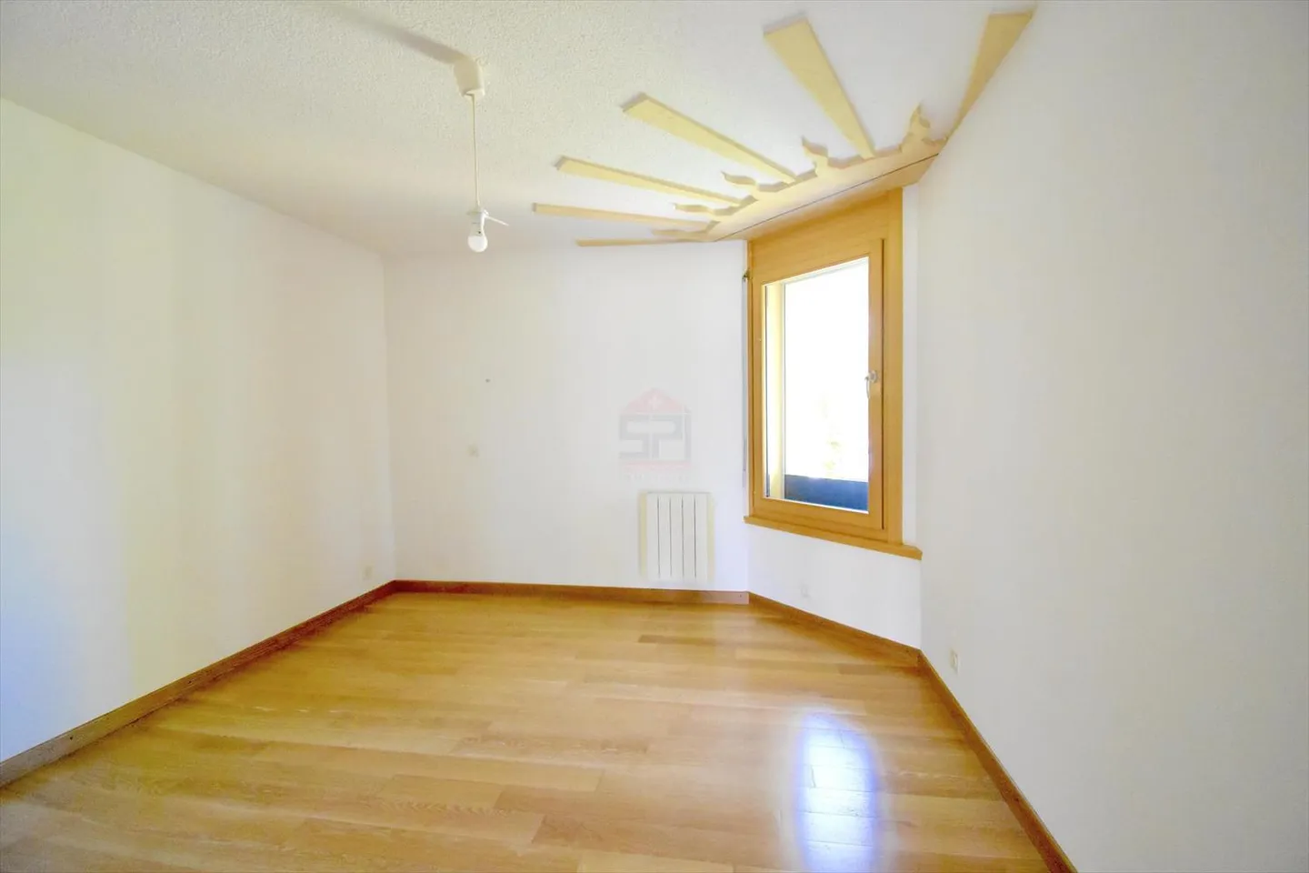 Ampio appartamento di 3,5 locali con balcone a Tolochenaz - Foto 10 di 11