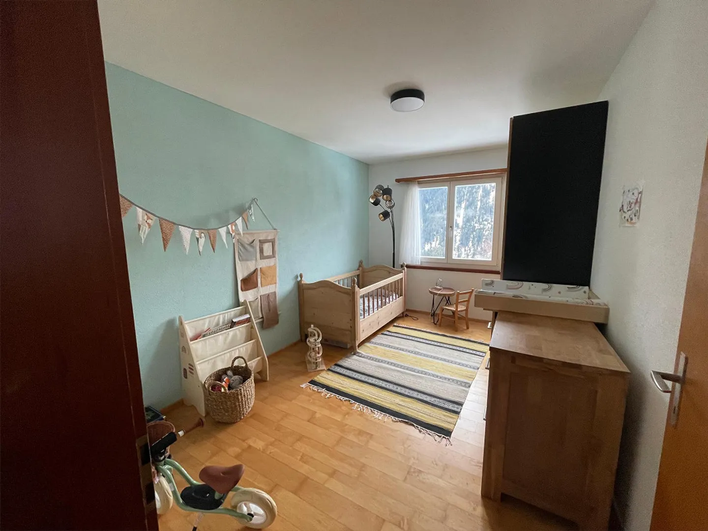 Bright 4.5-room apartment with garage, parking space, workshop, and sauna - Photo 6 of 8