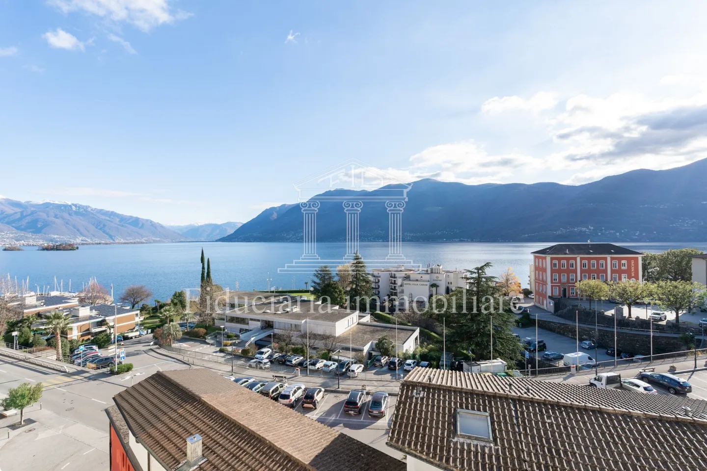 BRISSAGO - Appartamento spazioso in una posizione centrale e soleggiata con vista aperta sul lago - Foto 1 di 13