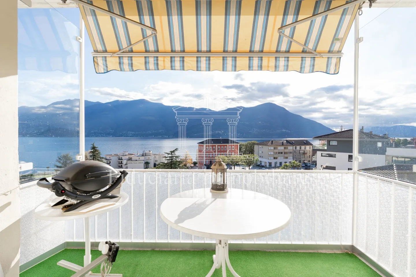 BRISSAGO - Appartamento spazioso in una posizione centrale e soleggiata con vista aperta sul lago - Foto 2 di 13