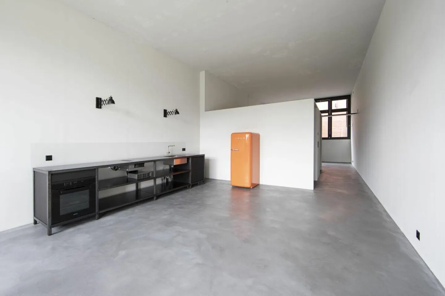 Urban Living Culture: Tenant Wanted for Unique Factory Loft Apartment - Photo 2 of 9