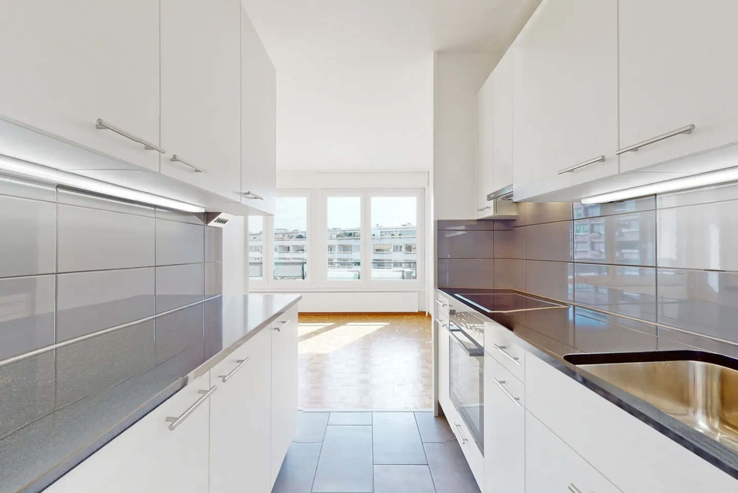 Your new life in a bright apartment - Photo 5 of 8