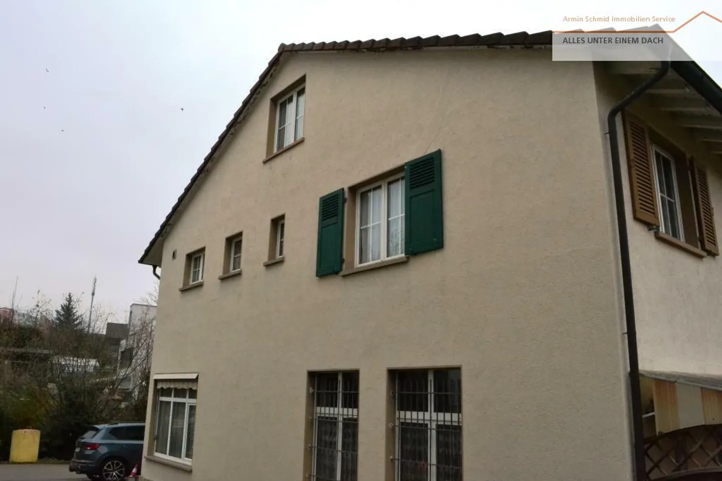 Row house for sale - Photo 2 of 19