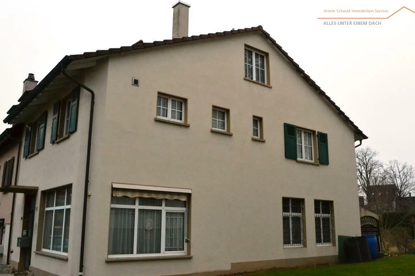 Row house for sale - Photo 3 of 19