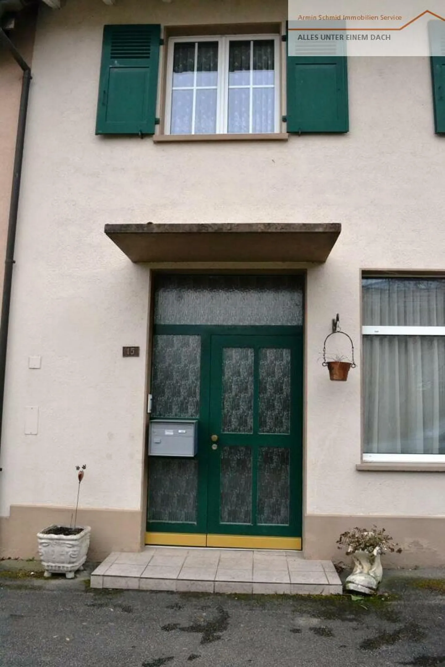 Row house for sale - Photo 4 of 19