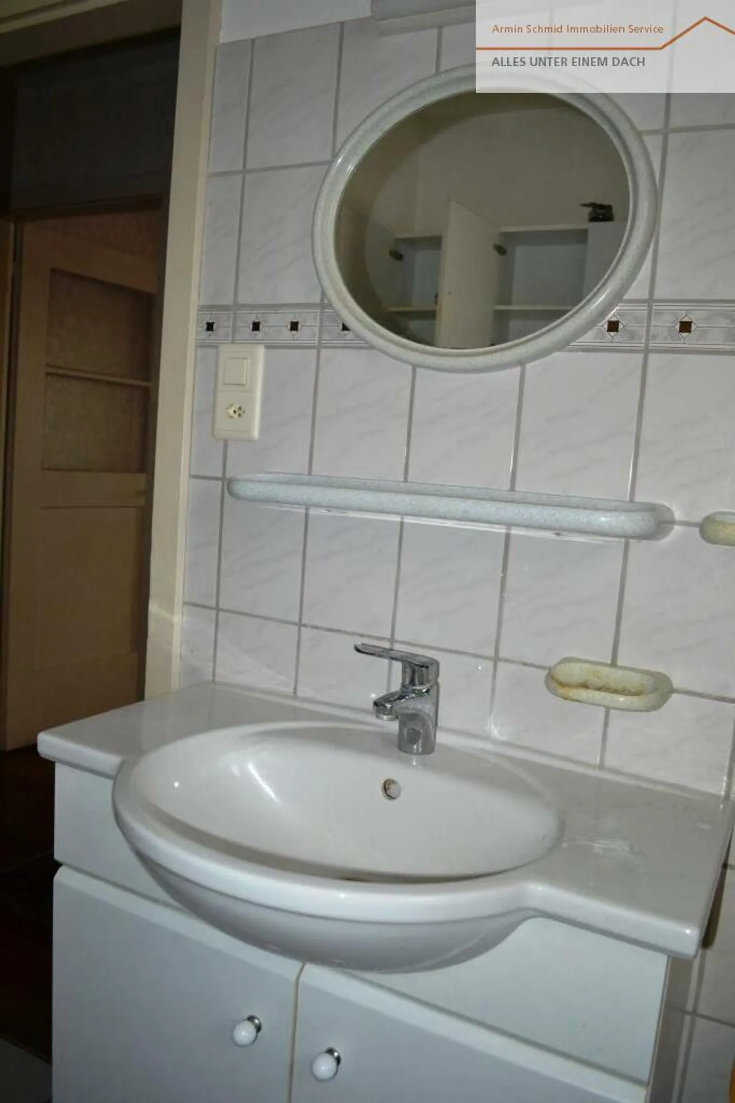 Row house for sale - Photo 9 of 19
