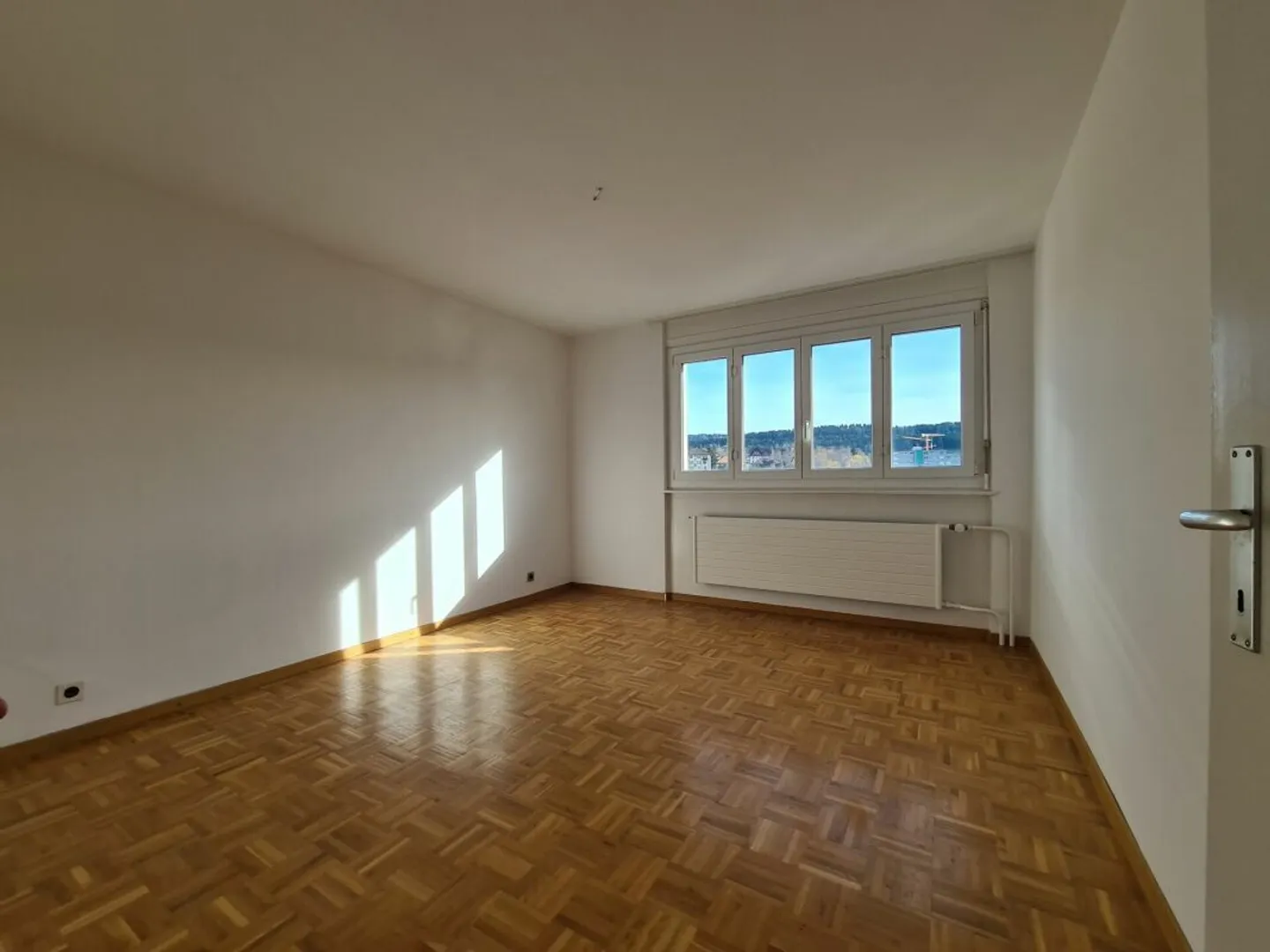 Bright 3-Room Apartment with Balcony - Photo 7 of 8