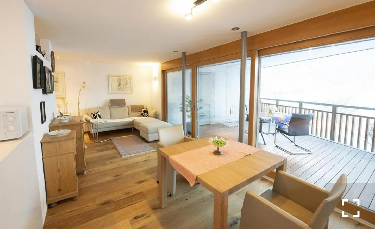 Appartement meublé élégant de 2,5 pièces - Photo 1 sur 18