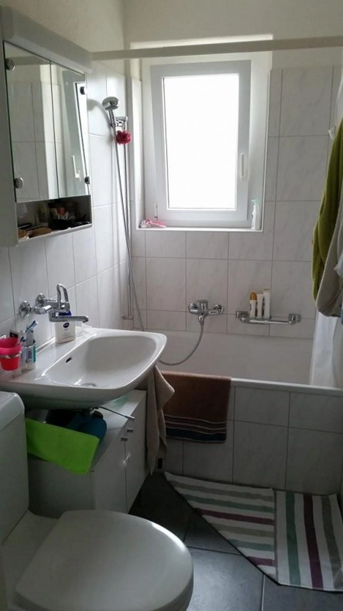 Centrally located apartment with large balcony - Photo 6 of 7