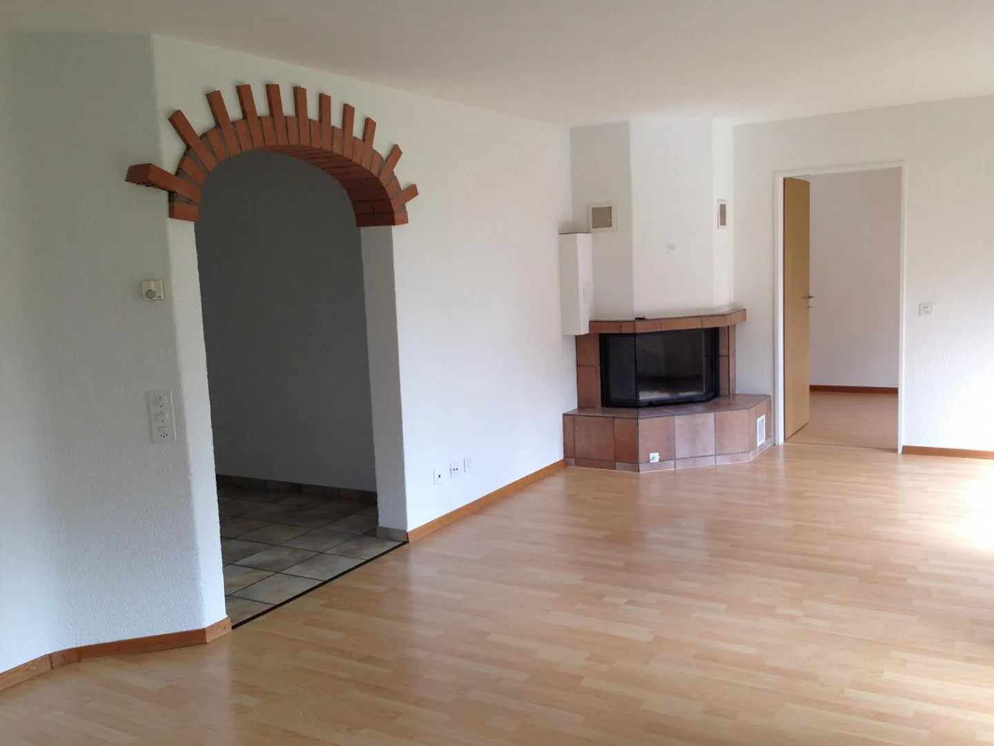 4 1/2 stanze a Büttenhardt soleggiato - Foto 2 di 9