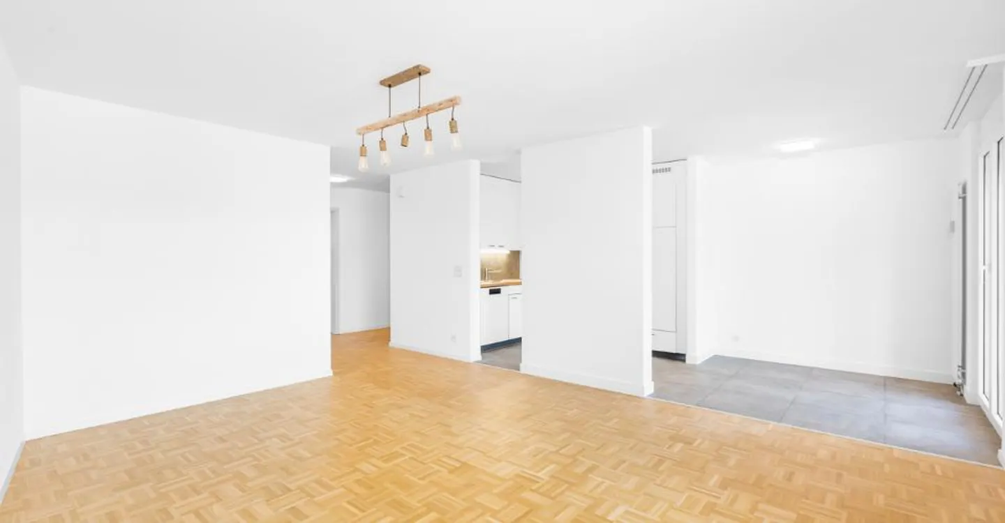 Appartamento 3½ locali con balcone e posto auto interno – Neyruz - Foto 1 di 9