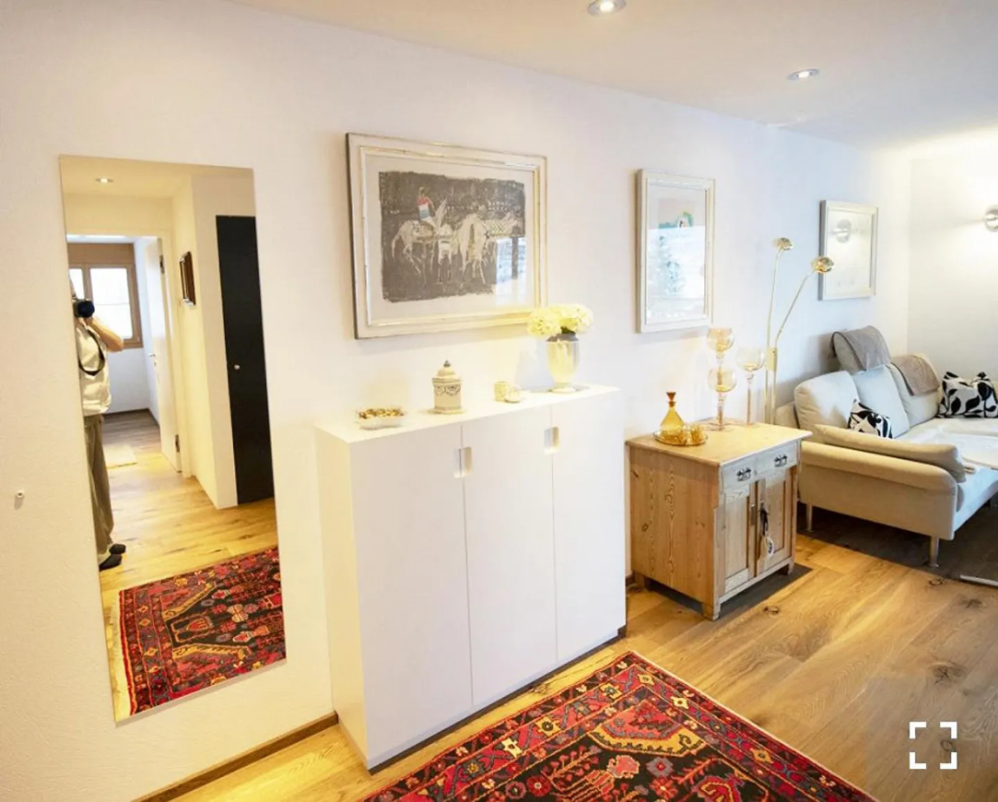 Appartement meublé élégant de 2,5 pièces - Photo 3 sur 18